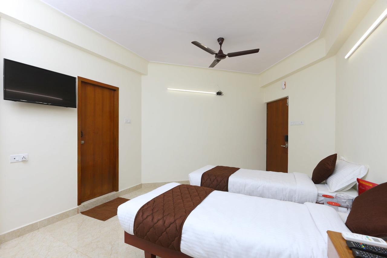Oyo 11433 Kishore Inn Chennai Exterior foto